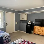 Community Court Motel