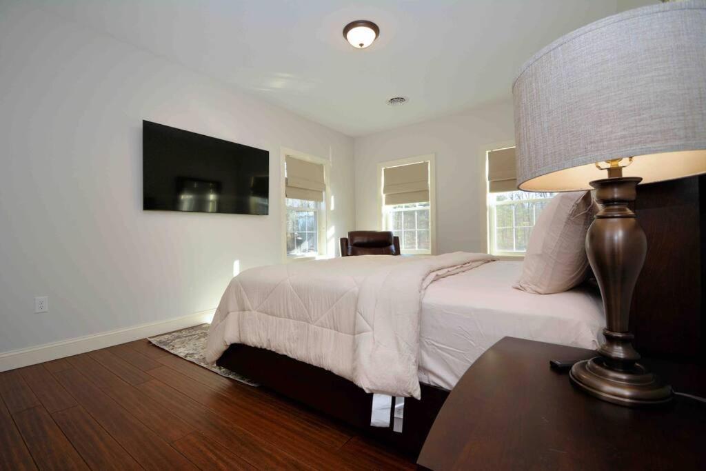Holiday home 10 Bed Saratoga Home On 10 Acres - Amenities Include In-Ground Heated Pool, Hottub, Firepit, Kitchen, Master Suite W Kitchenette, Private Office *