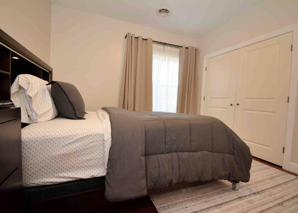 10 Bed Saratoga Home On 10 Acres - Amenities Include In-Ground Heated Pool, Hottub, Firepit, Kitchen, Master Suite W Kitchenette, Private Office Saratoga Springs
