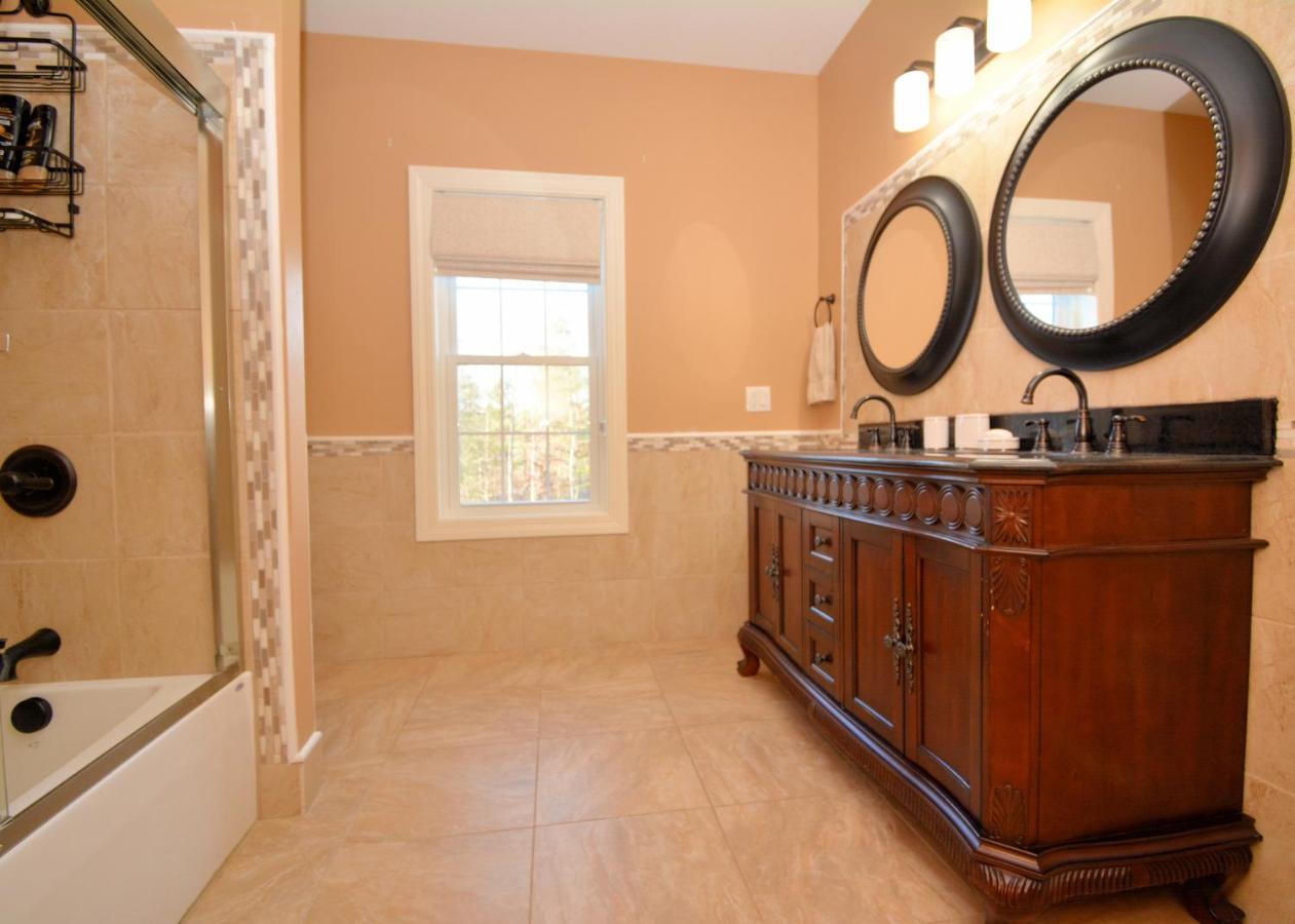 10 Bed Saratoga Home On 10 Acres - Amenities Include In-Ground Heated Pool, Hottub, Firepit, Kitchen, Master Suite W Kitchenette, Private Office Saratoga Springs