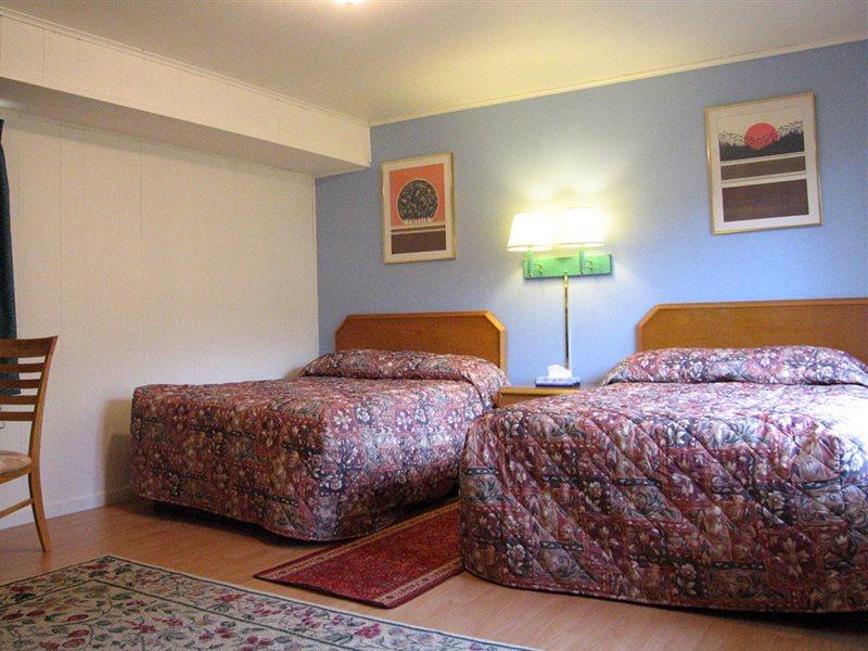 Community Court Motel 2*