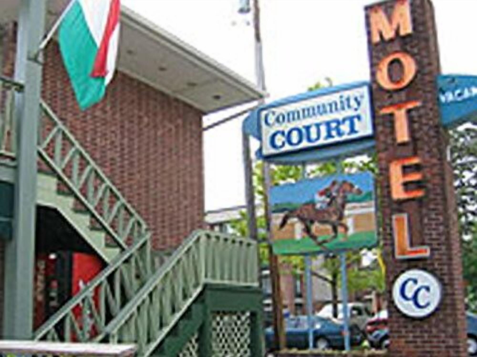 Community Court Motel 2*