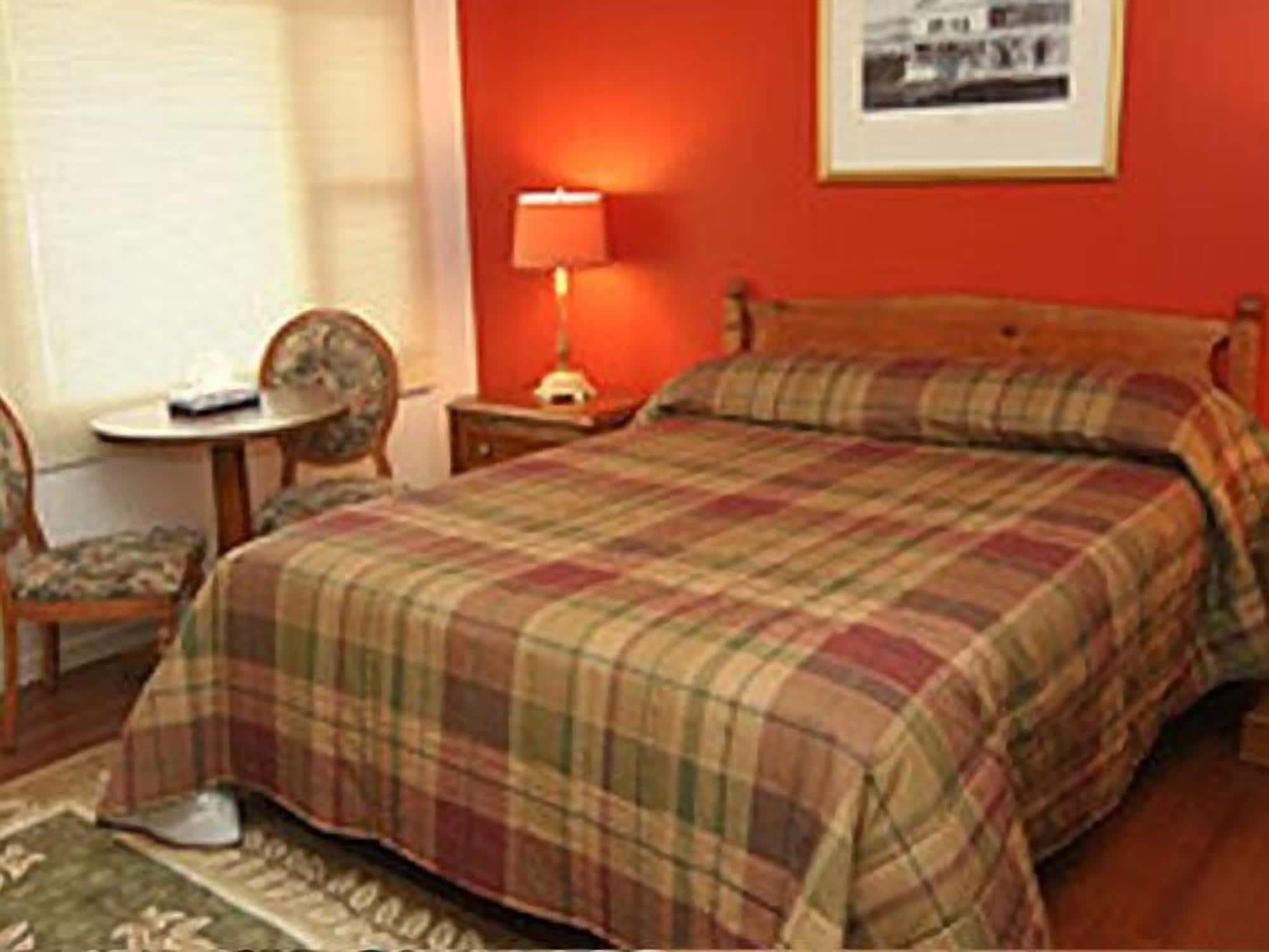 Motel Community Court 2*