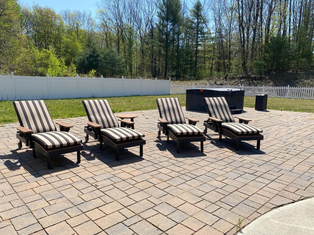 10 Bed Saratoga Home On 10 Acres - Amenities Include In-Ground Heated Pool, Hottub, Firepit, Kitchen, Master Suite W Kitchenette, Private Office Saratoga Springs