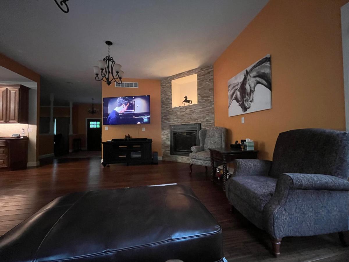 10 Bed Saratoga Home On 10 Acres - Amenities Include In-Ground Heated Pool, Hottub, Firepit, Kitchen, Master Suite W Kitchenette, Private Office Holiday home *