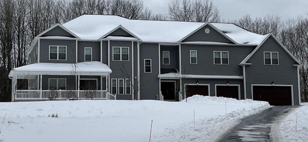 Holiday home 10 Bed Saratoga Home On 10 Acres - Amenities Include In-Ground Heated Pool, Hottub, Firepit, Kitchen, Master Suite W Kitchenette, Private Office *