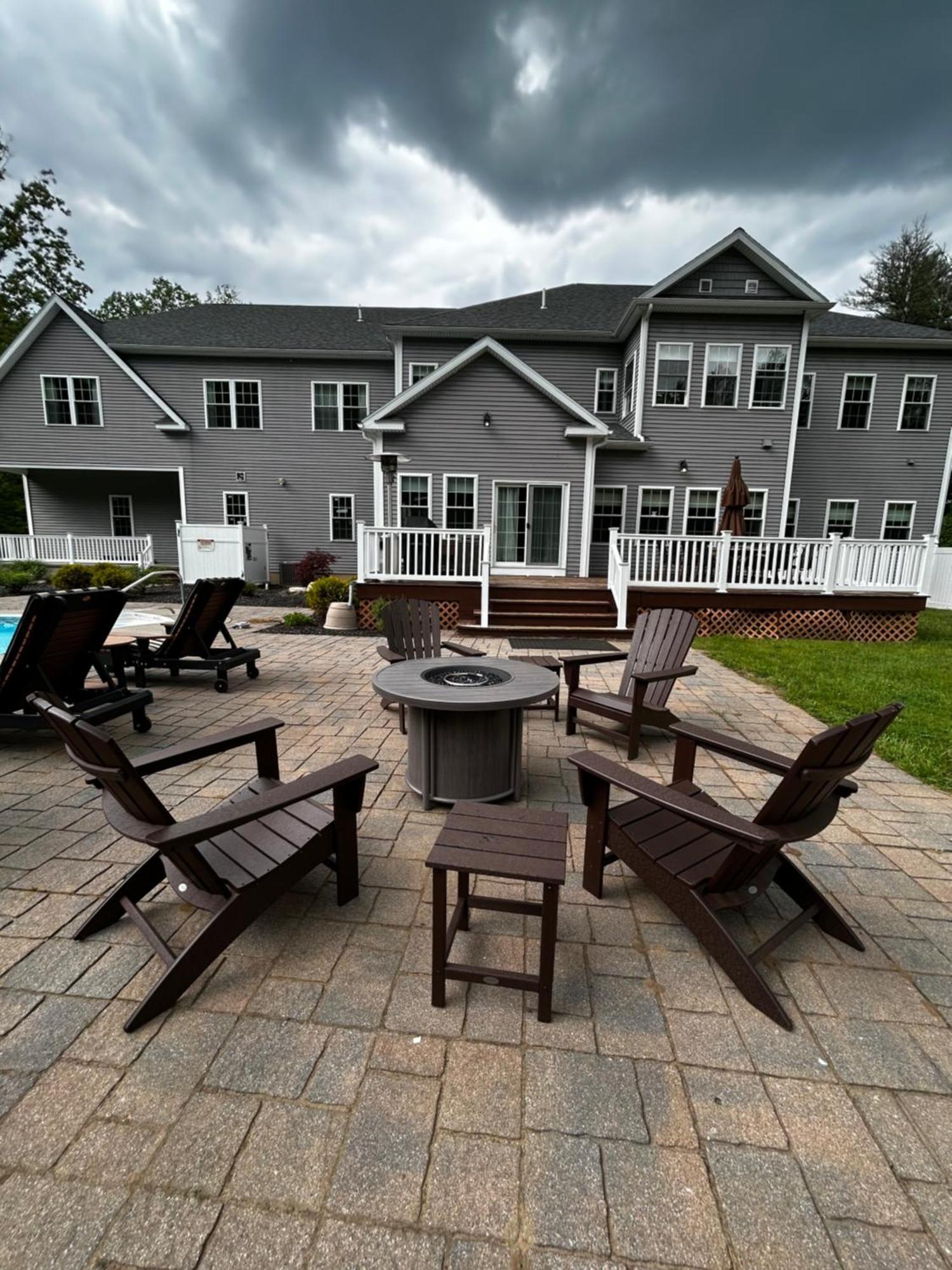 10 Bed Saratoga Home On 10 Acres - Amenities Include In-Ground Heated Pool, Hottub, Firepit, Kitchen, Master Suite W Kitchenette, Private Office