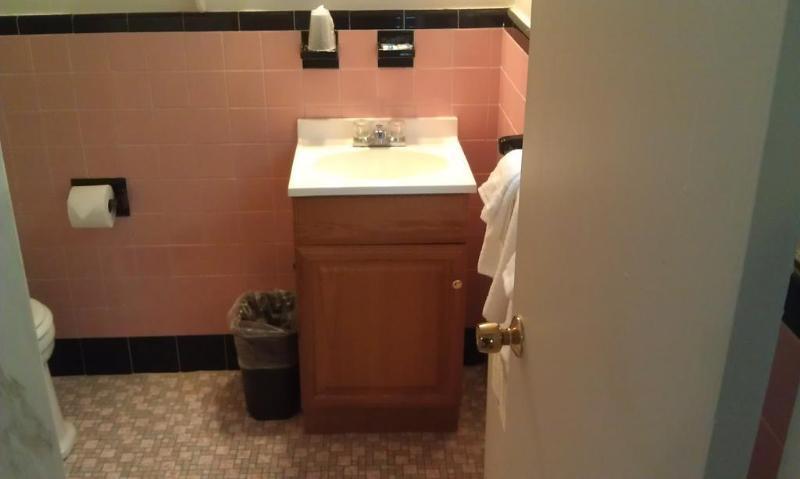 Motel Community Court 2*