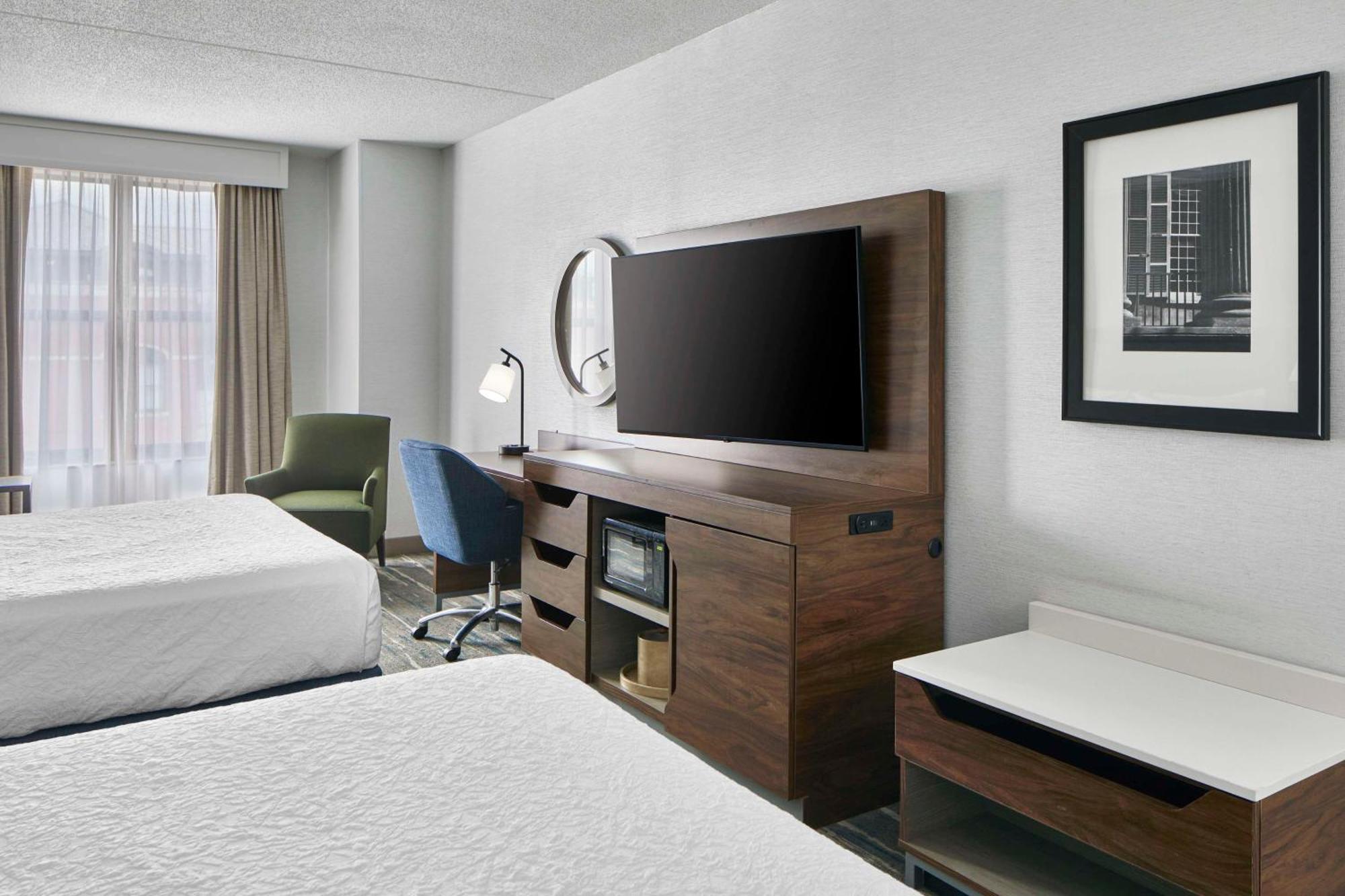 Hampton & Downtown Hotel 3*