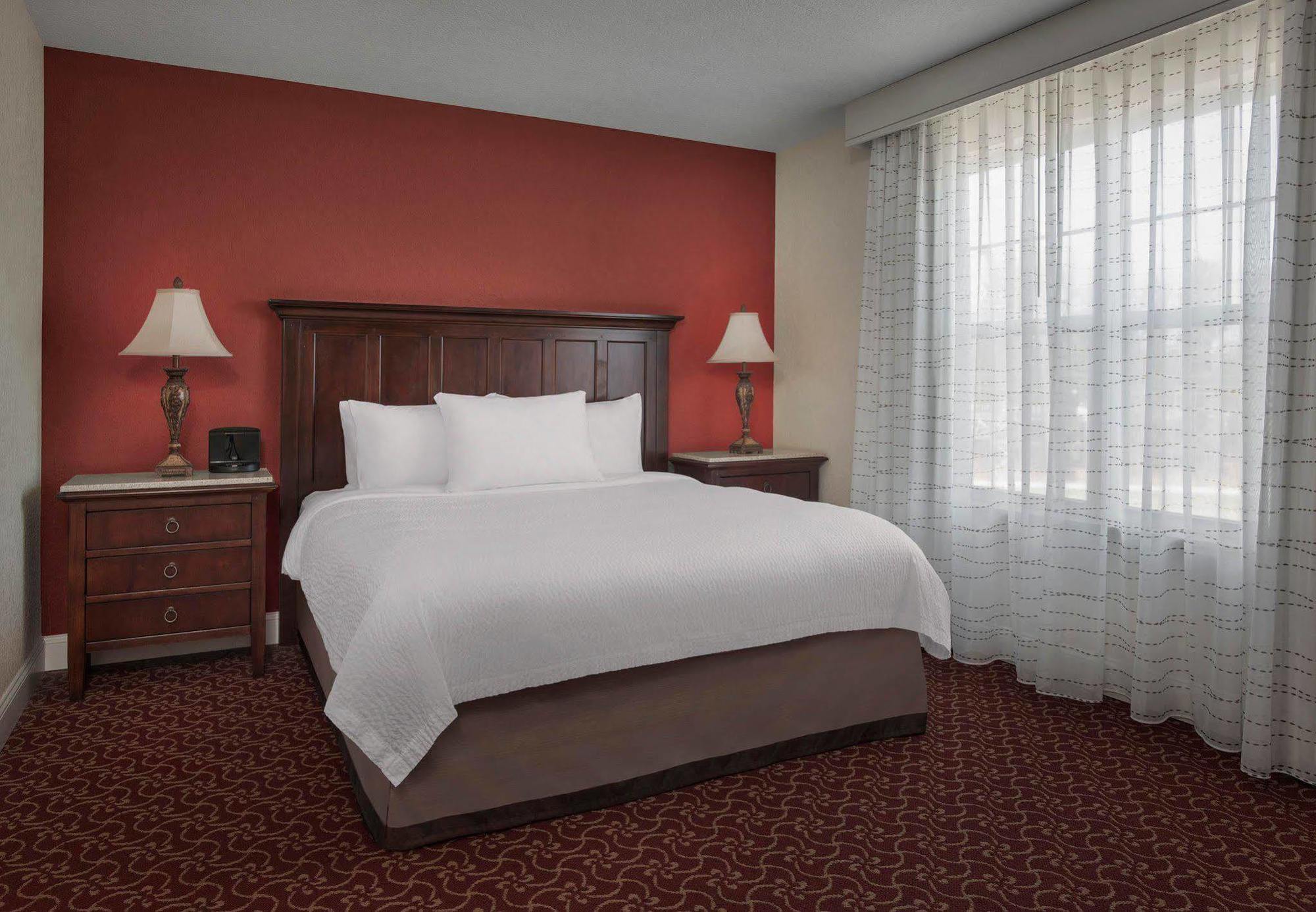 Hotel By Marriott